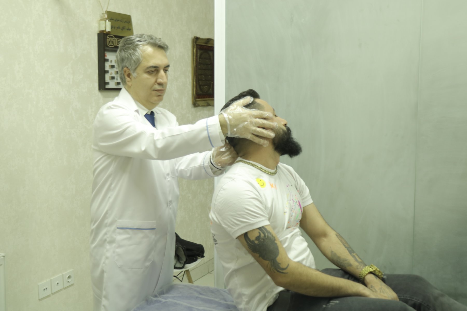 ادیولوژیست ناصر یزدی