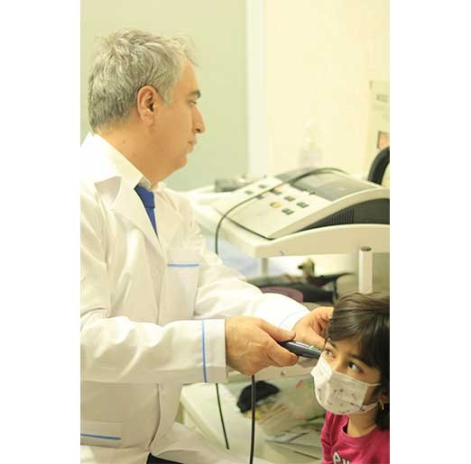 ادیولوژیست ناصر یزدی