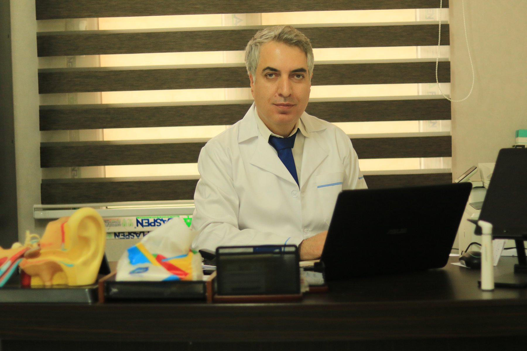 ادیولوژیست ناصر یزدی
